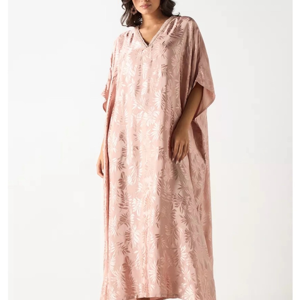 Elegant Pink Floral Kaftan